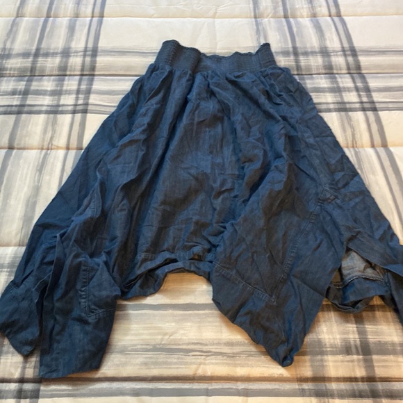 AGB WOMAN Plus Size 3X Denim Handkerchief Hem Skirt - Picture 7 of 7